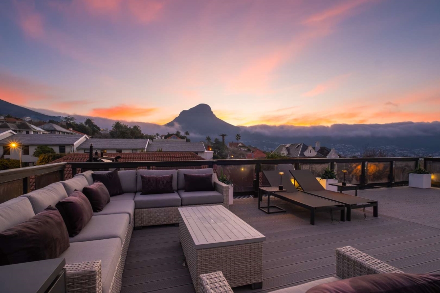 7 Bedroom Property for Sale in Oranjezicht Western Cape